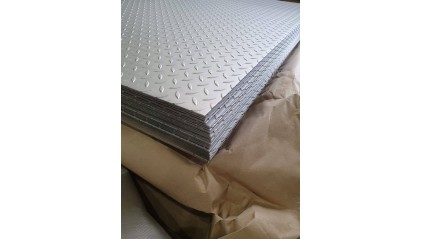 лист нержавеющий рифленый чечевица 4 мм AISI 304 купить в Омске