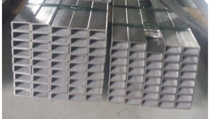 трубу нержавеющую профильную Б/Ш прямоугольную 30x10 2,5 мм AISI 304 купить в Омске