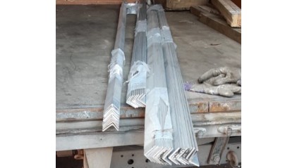 уголок алюминиевый равнополочный 25x25х2 мм АМц купить в Омске