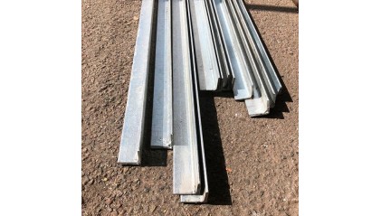 уголок стальной оцинкованный неравнополочный 32x20x3 мм Ст3пс купить в Омске