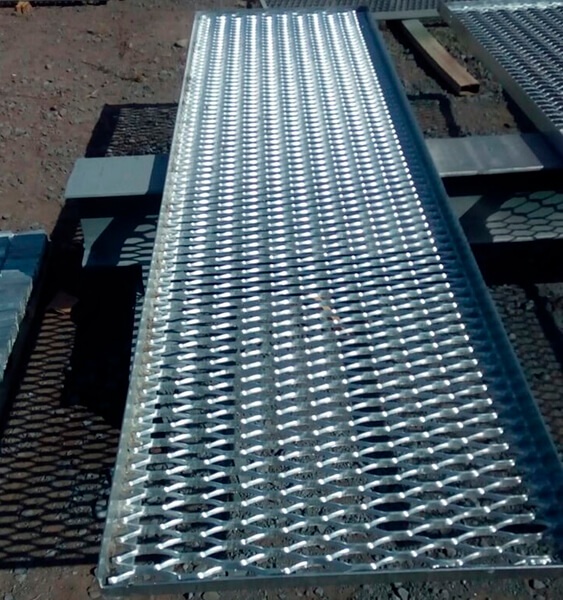 Лист стальной просечно-вытяжной ПВЛ 506 5x1000x3000 мм Ст3 ГОСТ 8706-78 фото